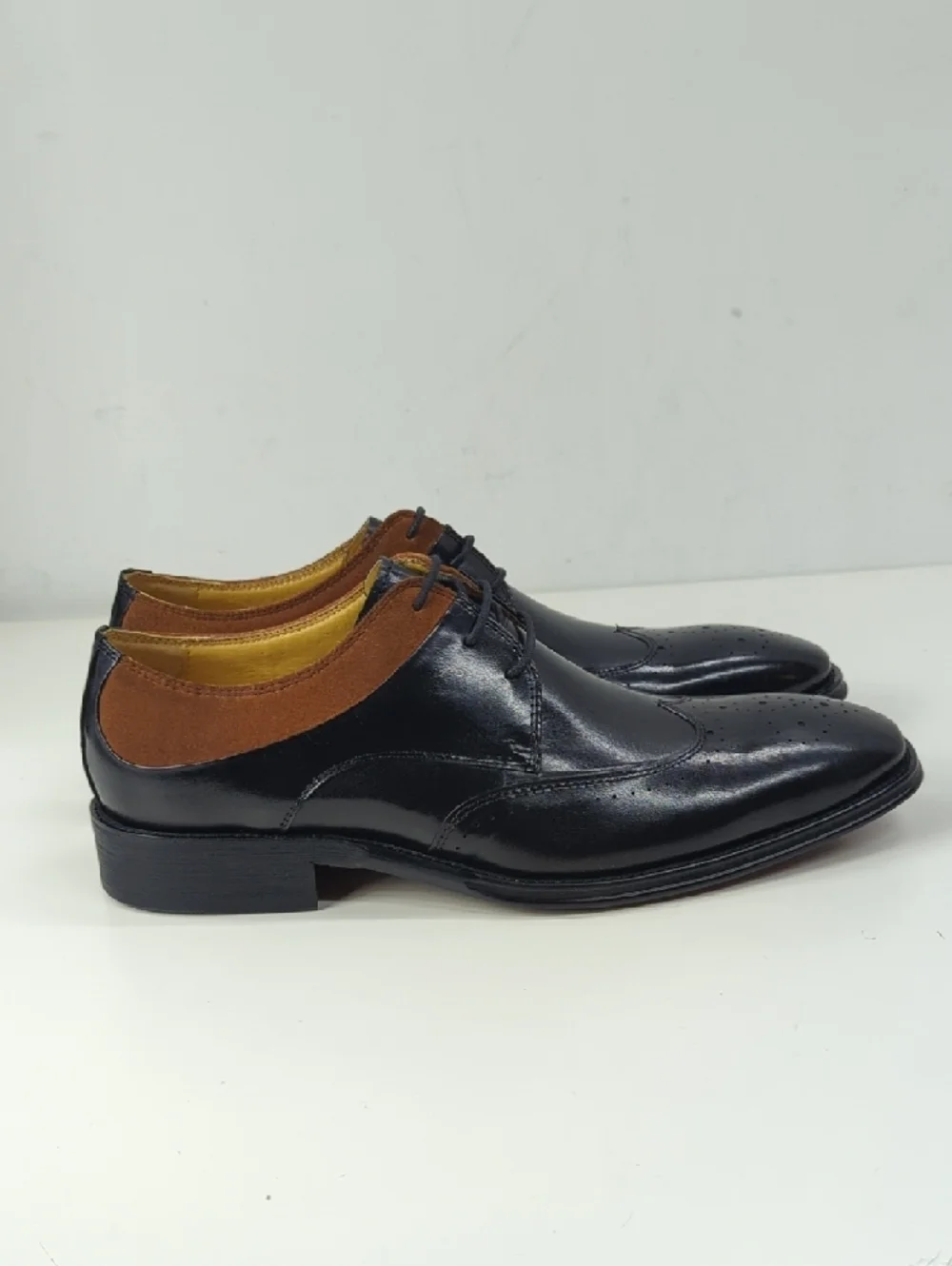New Stacy Adams Hewlett Wingtip Oxford in Black Leather Size 8.5